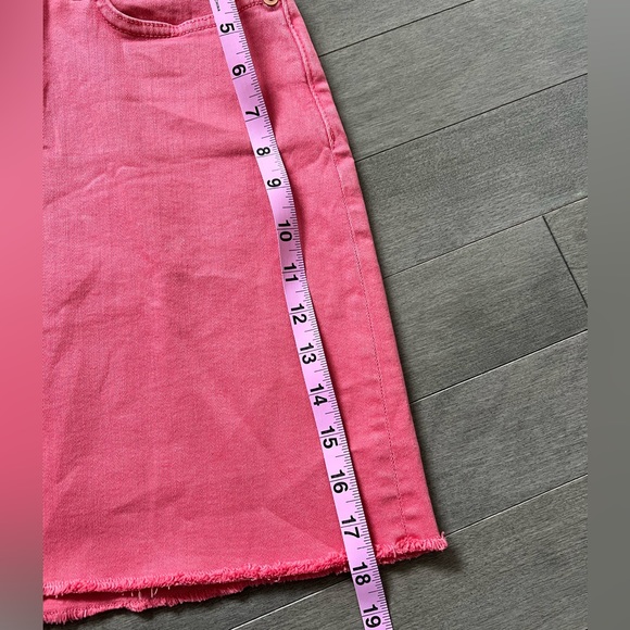 Cranberry Pink Vineyard Vines Denim Skirt | Size 8 - Picture 9 of 9